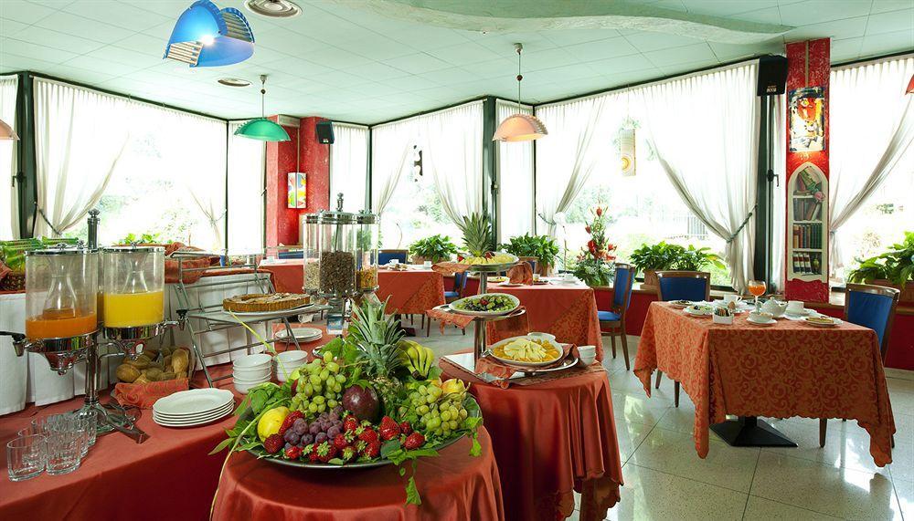Castagna Palace Hotel & Restaurant Монтеккьо-Маджоре Экстерьер фото